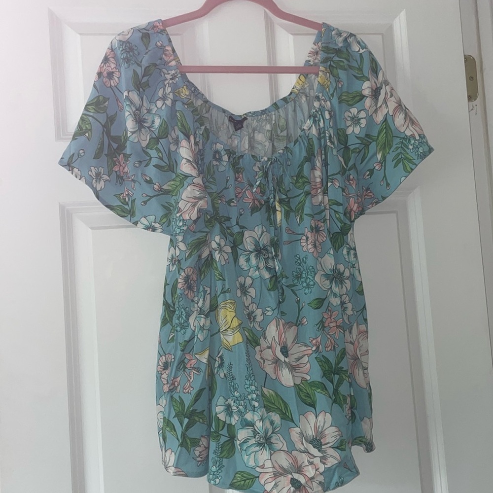 Gently Worn Torrid Top!!